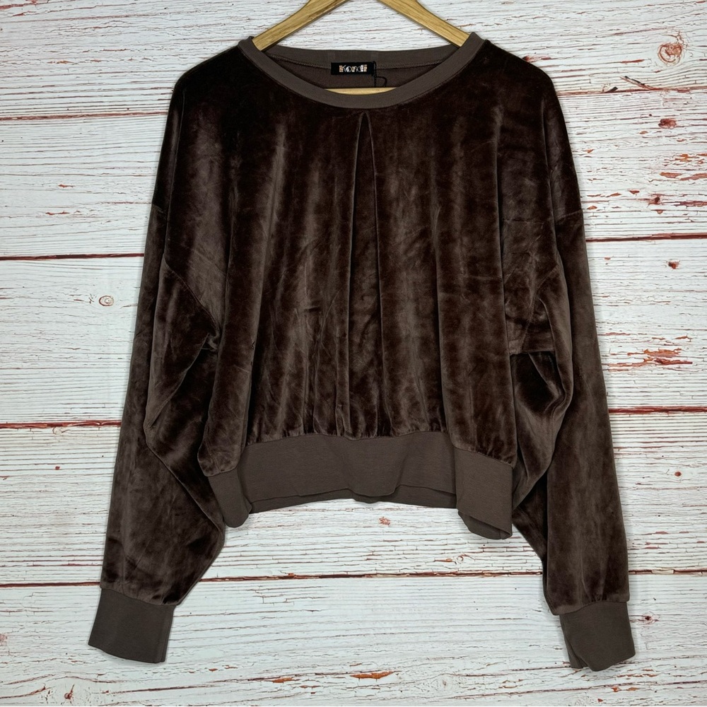 NWT Suzie Suzi Kondi Front Pleat Velour Sweatshirt in Fawn Sz L